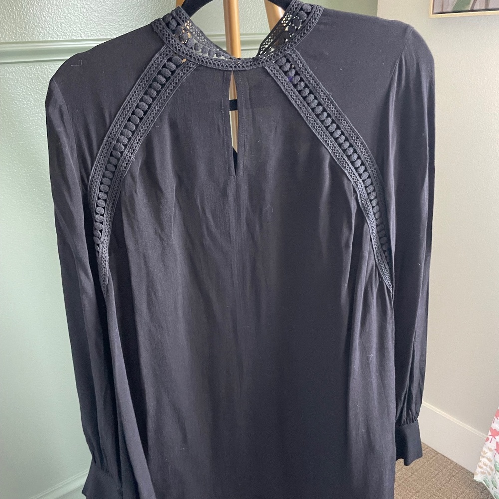 Seraphine black shirt